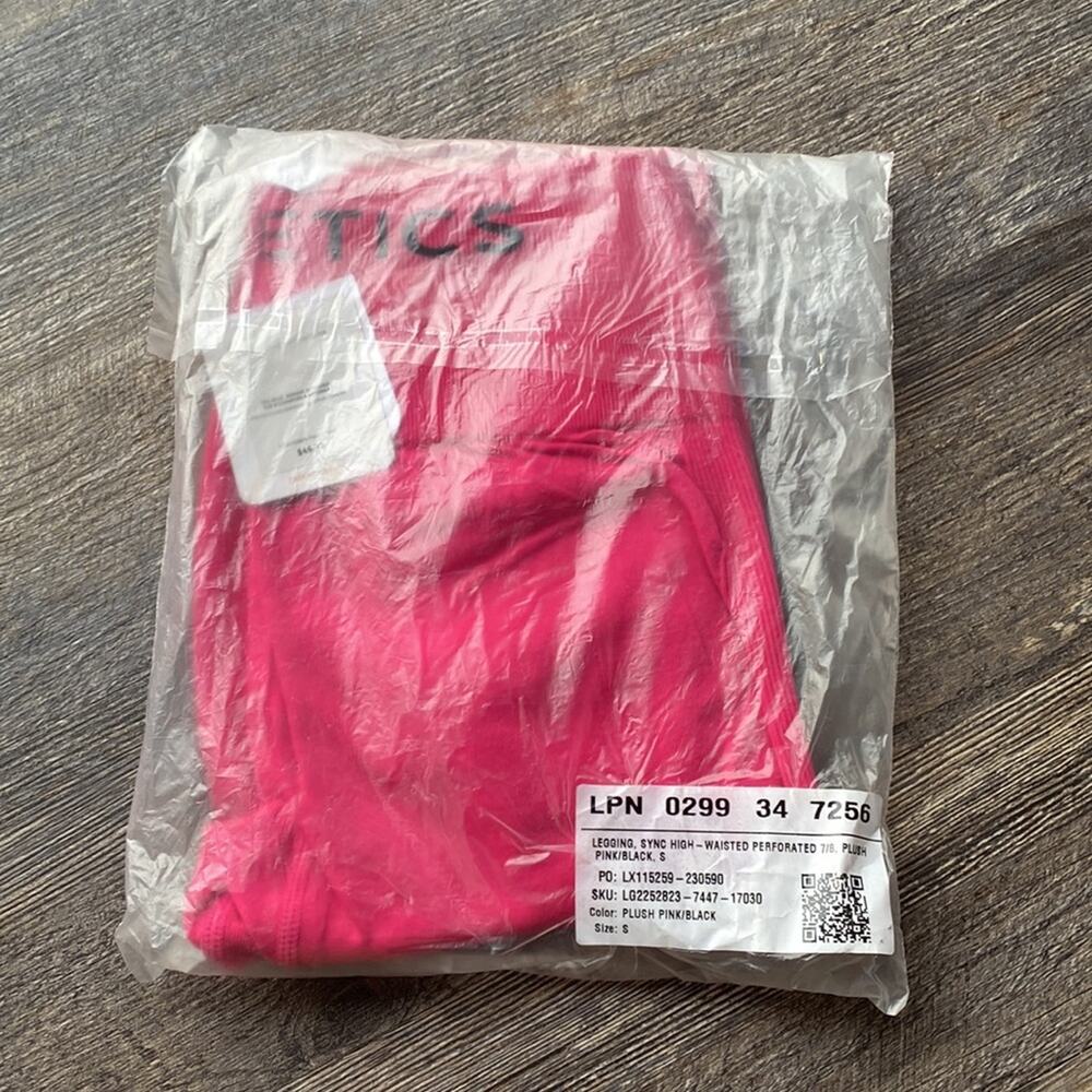 Fabletics Sync High Waisted Perforated 7/8 legging